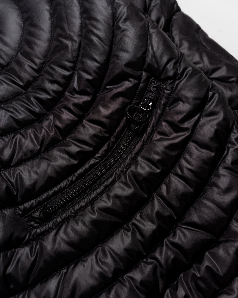 CIRCLE QUILTED DOWN JACKET -BLACK-