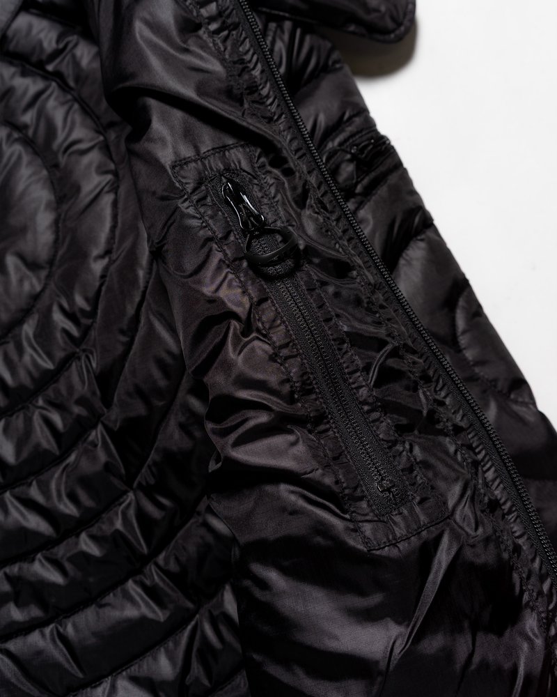 CIRCLE QUILTED DOWN JACKET -BLACK-