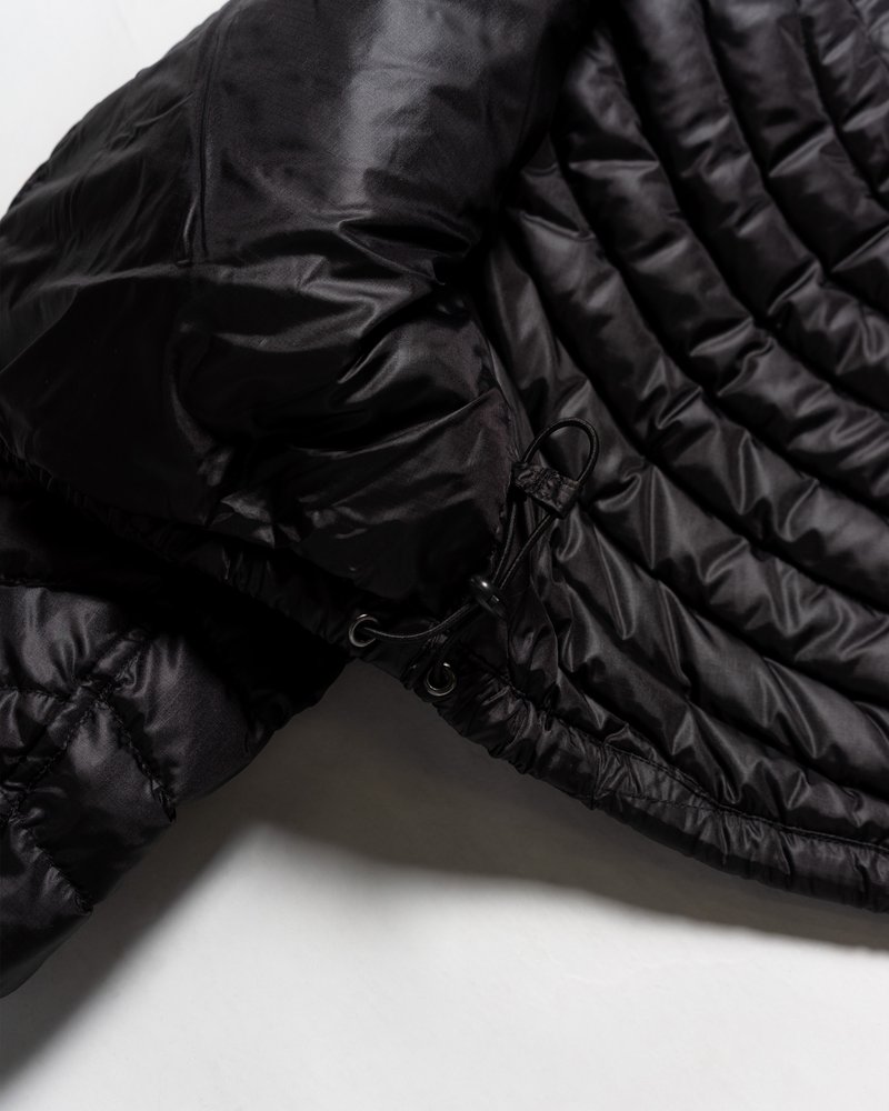 CIRCLE QUILTED DOWN JACKET -BLACK-