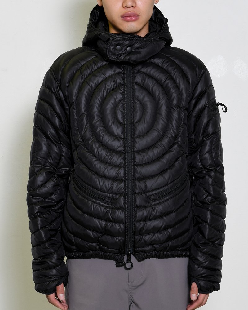 CIRCLE QUILTED DOWN JACKET -BLACK-