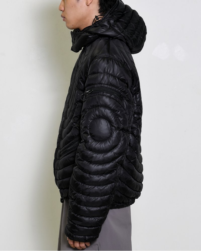 CIRCLE QUILTED DOWN JACKET -BLACK-