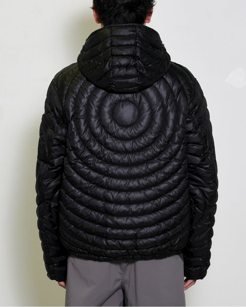 CIRCLE QUILTED DOWN JACKET -BLACK-