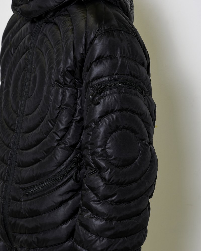 CIRCLE QUILTED DOWN JACKET -BLACK-