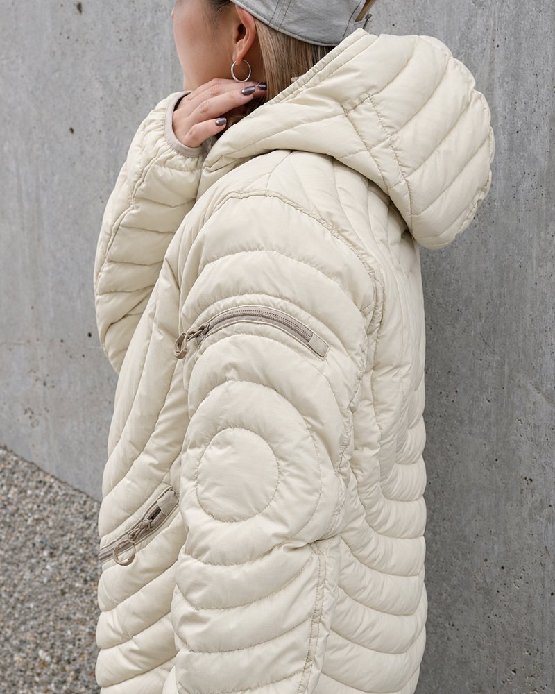 CIRCLE QUILTED DOWN JACKET -BLACK-