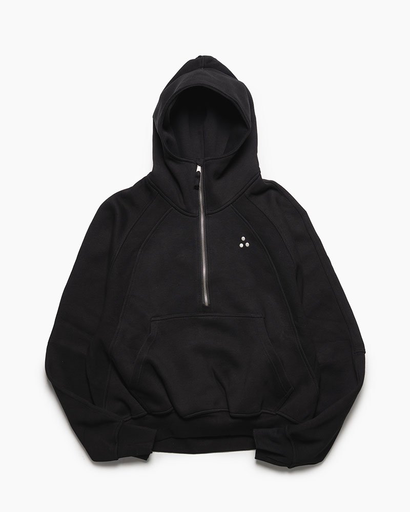 PANEL-SWITCHING HALF-ZIP HOODIE -BLACK-