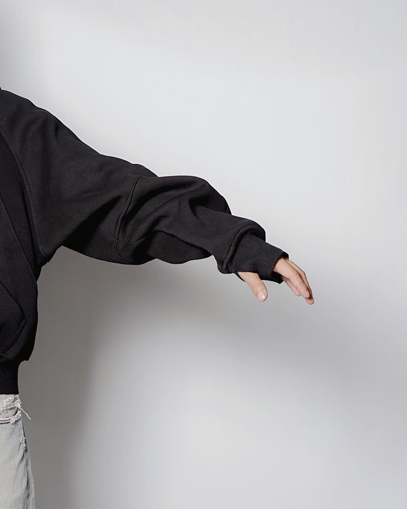 PANEL-SWITCHING HALF-ZIP HOODIE -BLACK-