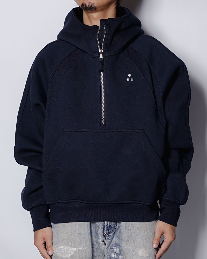 PANEL-SWITCHING HALF-ZIP HOODIE -NAVY-