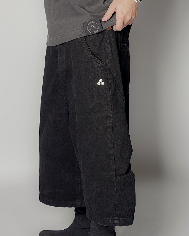 3D DENIM HALF PANTS -BLACK-