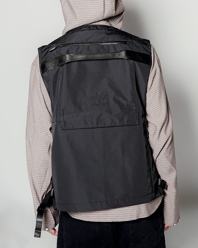 TACTICAL VEST -BLACK-