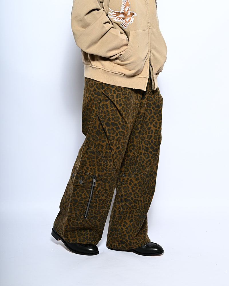LEOPARD TUCK CURGO PANTS -BROWN-
