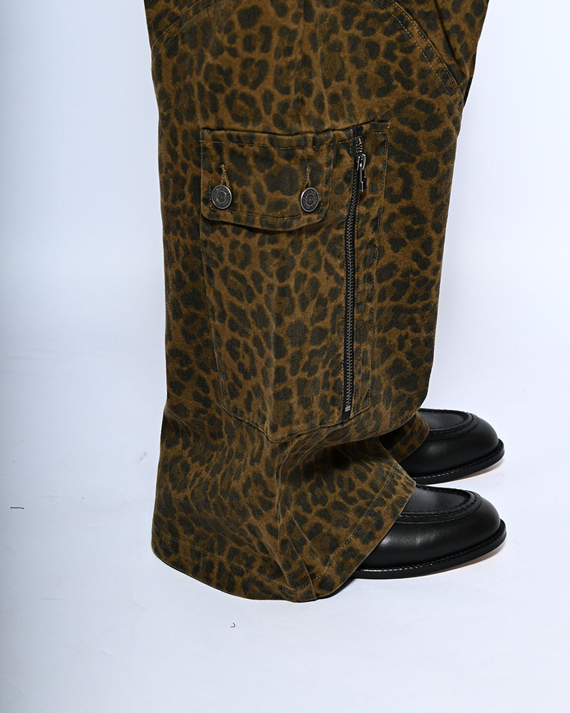 LEOPARD TUCK CURGO PANTS -BROWN-