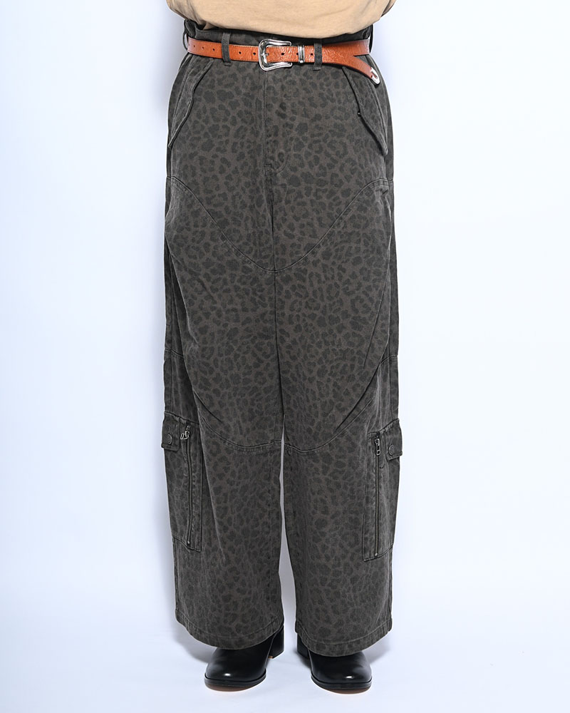 LEOPARD TUCK CURGO PANTS -GRAY-
