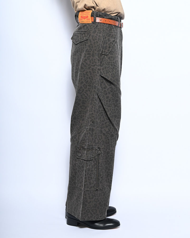 LEOPARD TUCK CURGO PANTS -GRAY-