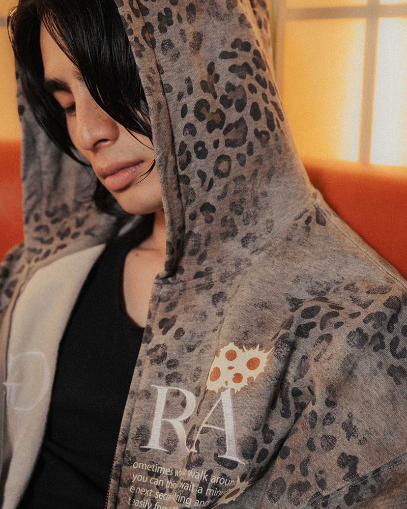 SHOT MESSAGE ZIP HOODIE -LEOPARD-