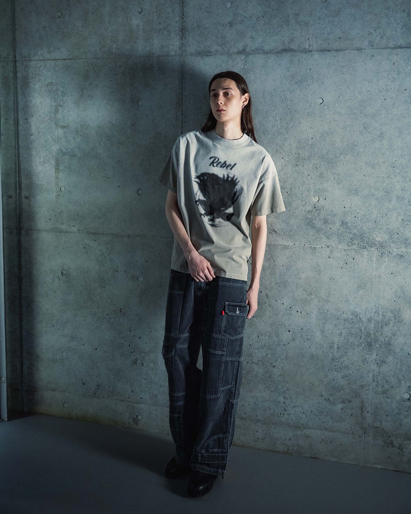 BLURRY SUKA TEE -BLACK-