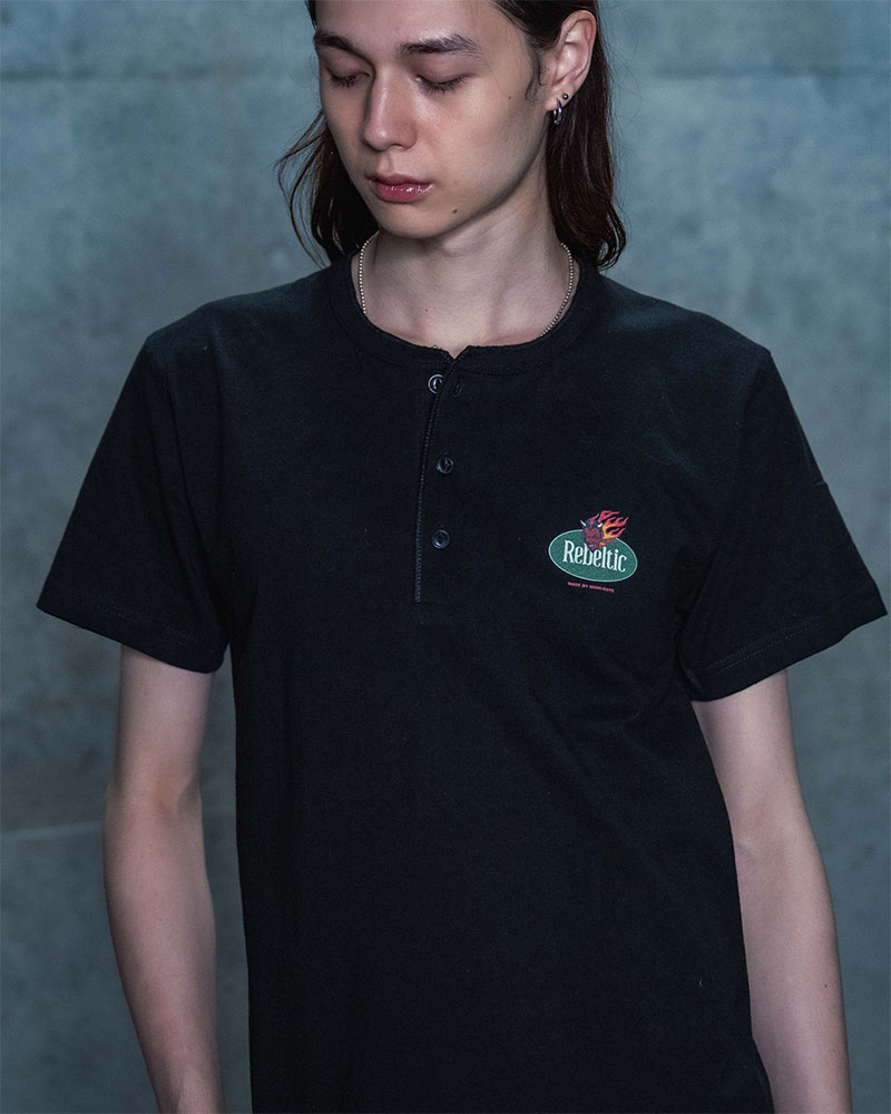 RETRO DEVIL HENRY NECK TEE -BLACK-