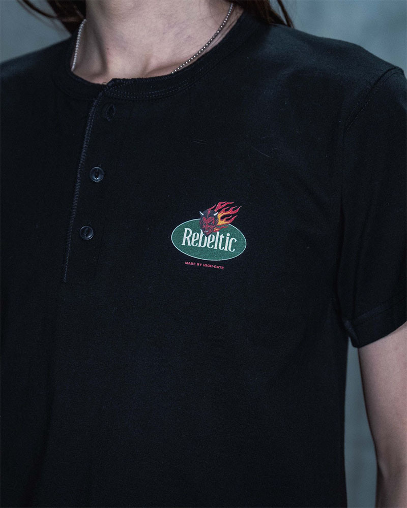 RETRO DEVIL HENRY NECK TEE -WHITE-