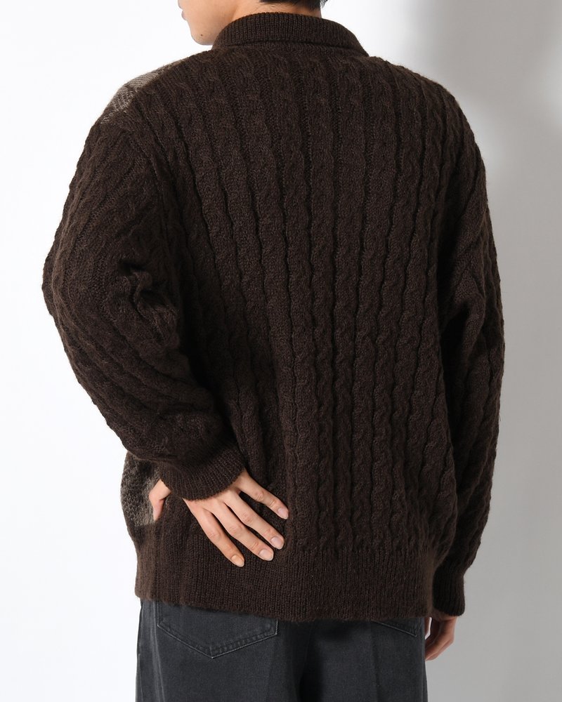 COLLARED ARGYLE CARDIGAN -BROWN-