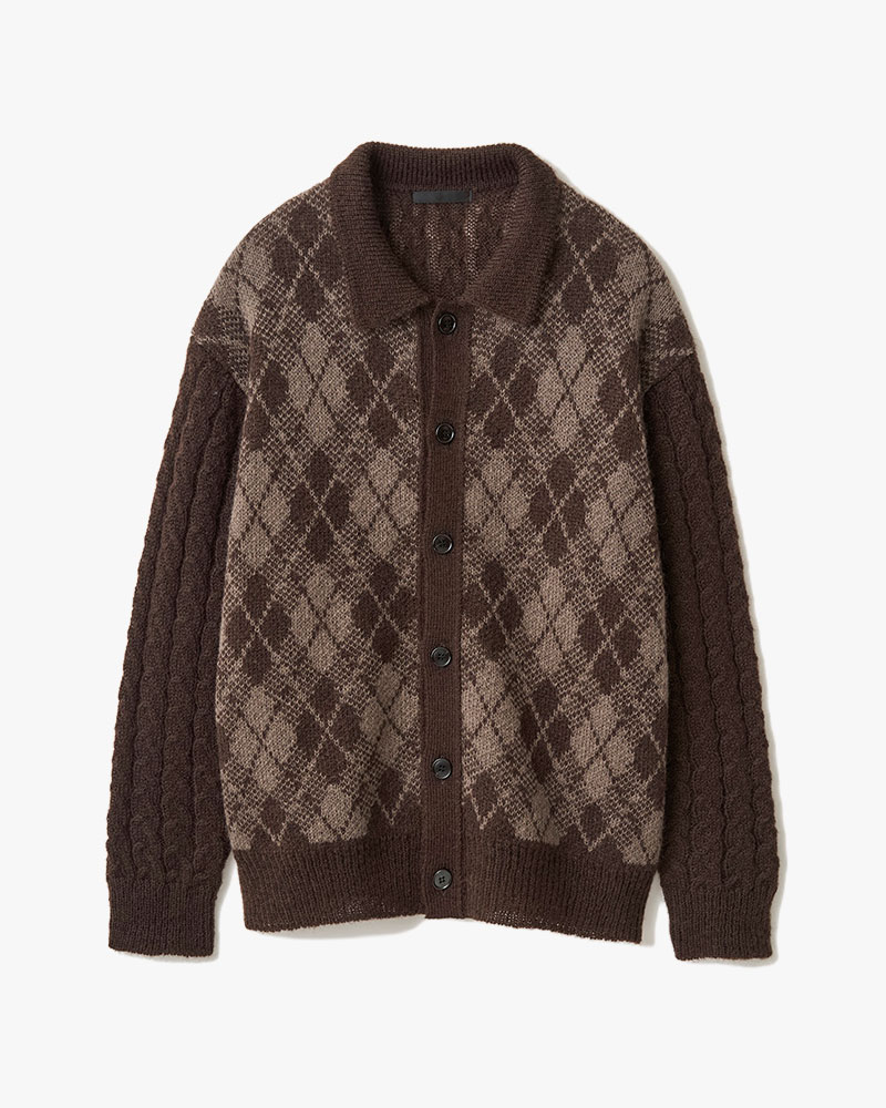 COLLARED ARGYLE CARDIGAN -BROWN-