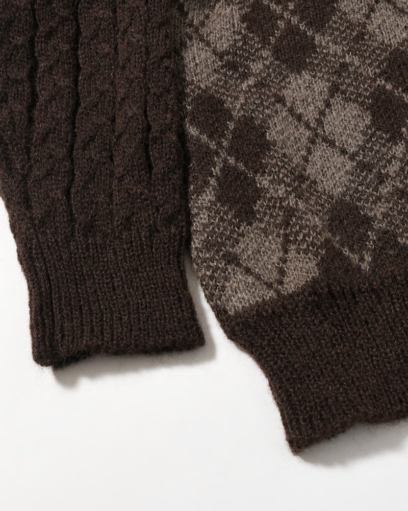 COLLARED ARGYLE CARDIGAN -BROWN-