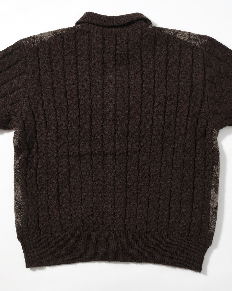 COLLARED ARGYLE CARDIGAN -BROWN-