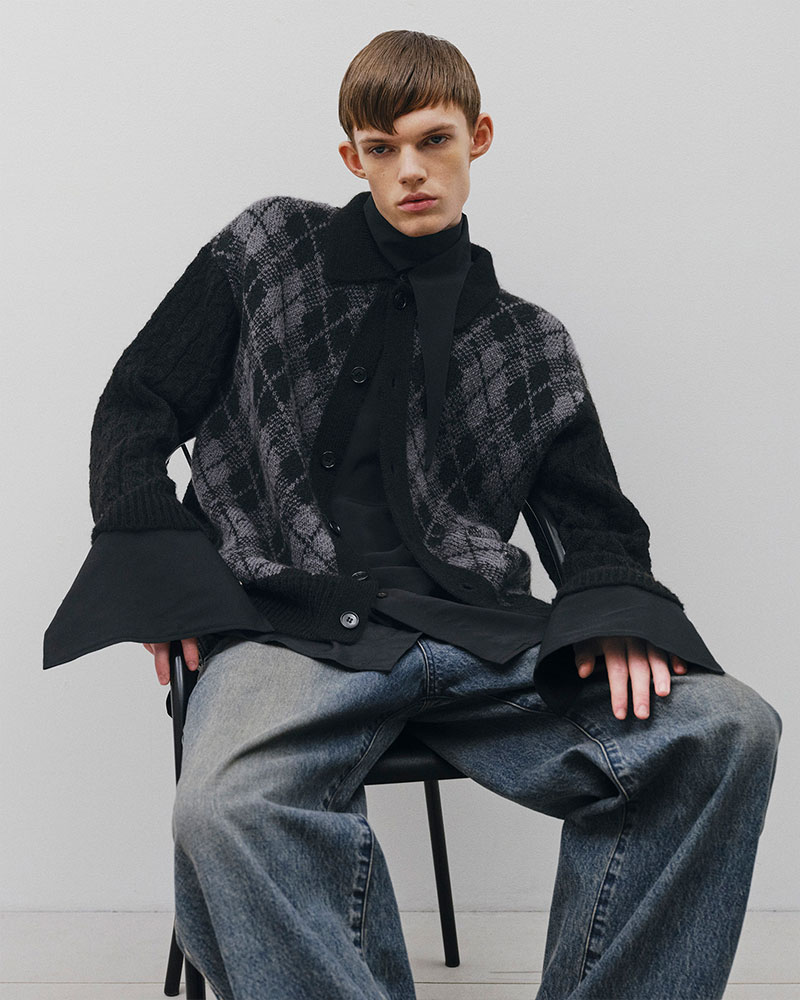 COLLARED ARGYLE CARDIGAN -NAVY-