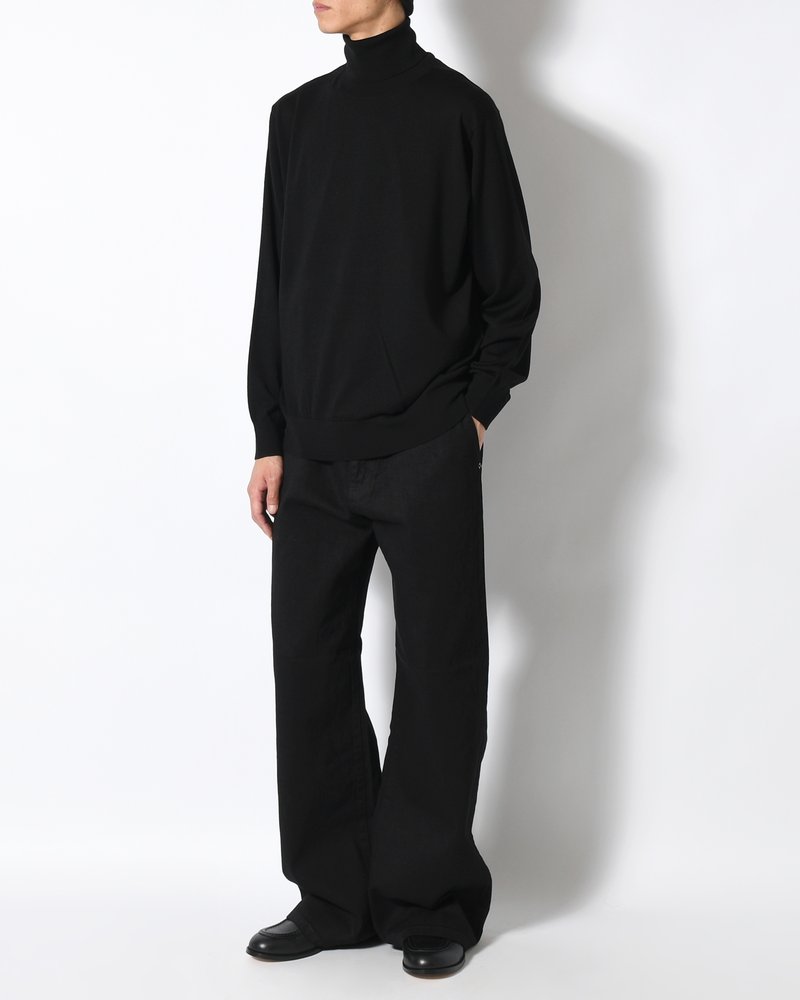 STRUCTURED TURTLENECK KNIT -BLACK-