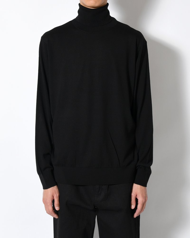 STRUCTURED TURTLENECK KNIT -BLACK-