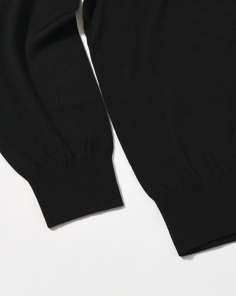 STRUCTURED TURTLENECK KNIT -BLACK-