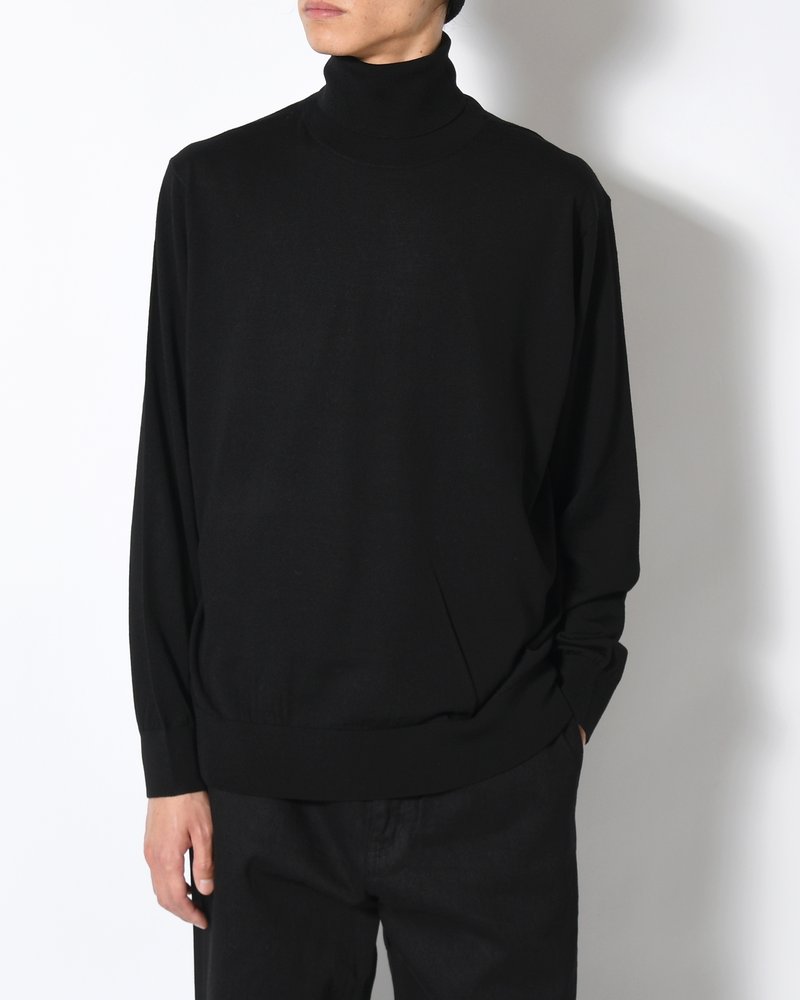 STRUCTURED TURTLENECK KNIT -BLACK-