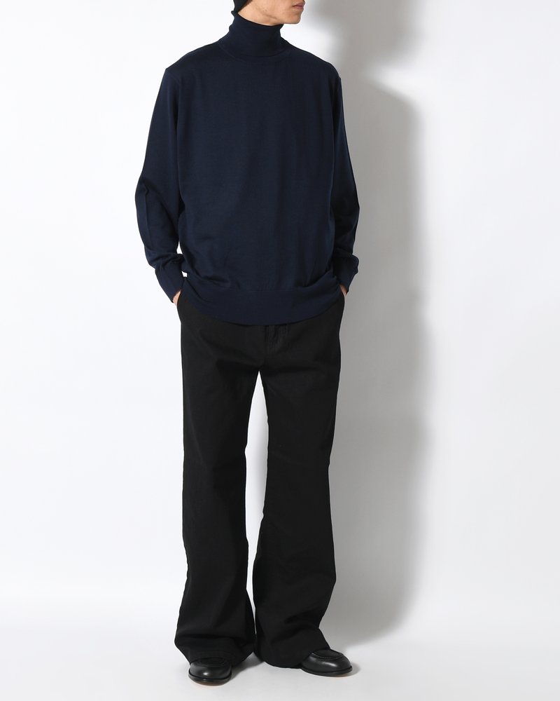STRUCTURED TURTLENECK KNIT -NAVY-