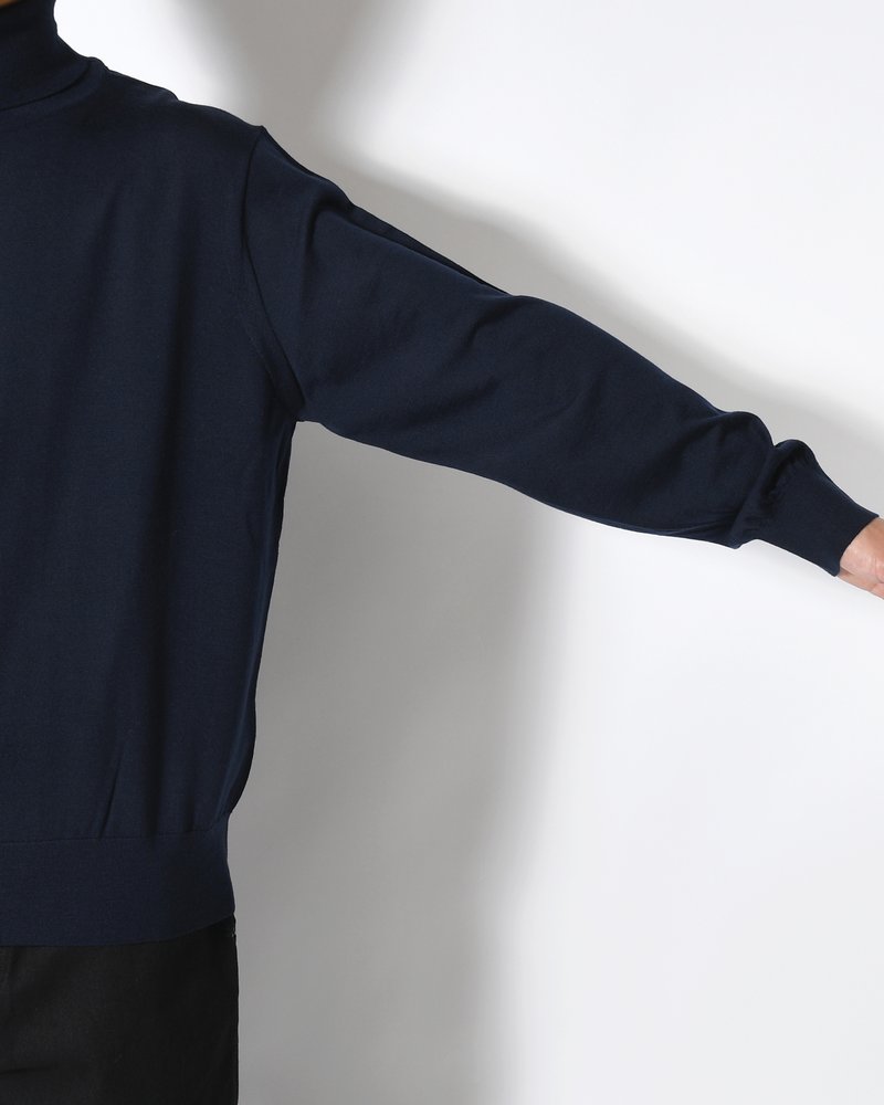 STRUCTURED TURTLENECK KNIT -NAVY-