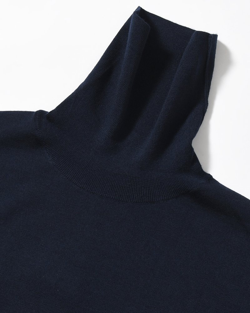 STRUCTURED TURTLENECK KNIT -NAVY-