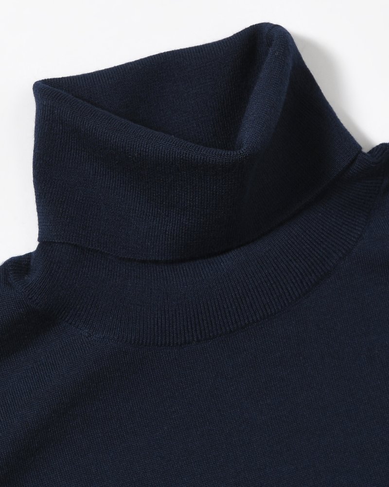 STRUCTURED TURTLENECK KNIT -NAVY-