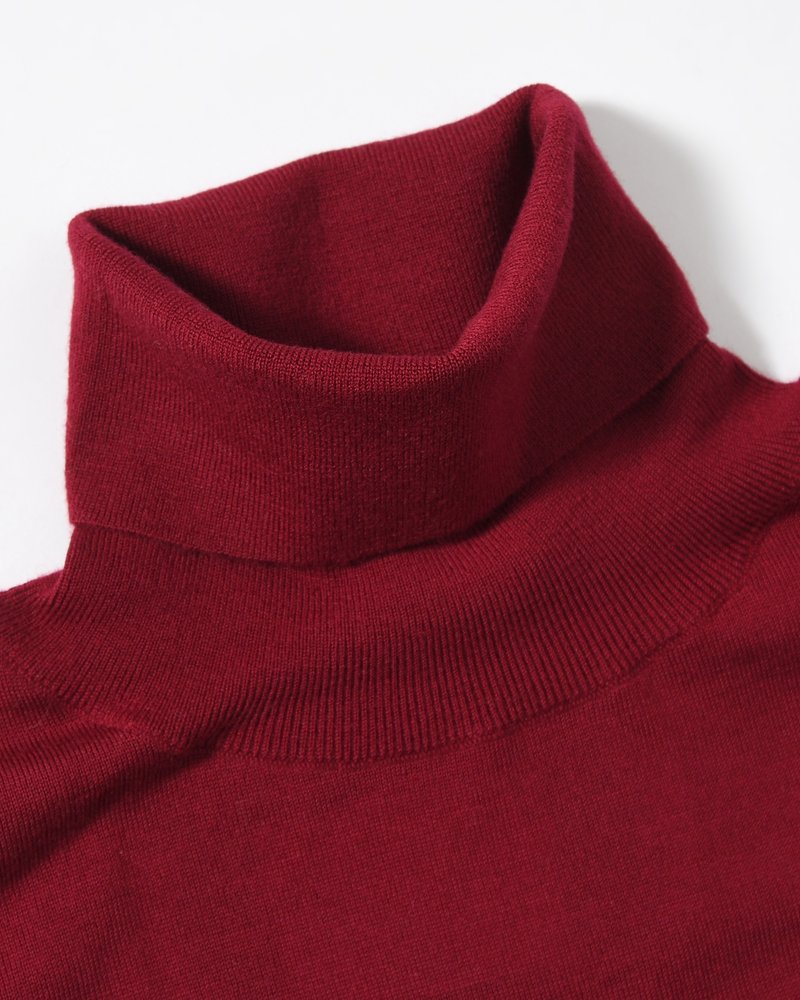 STRUCTURED TURTLENECK KNIT -RED-