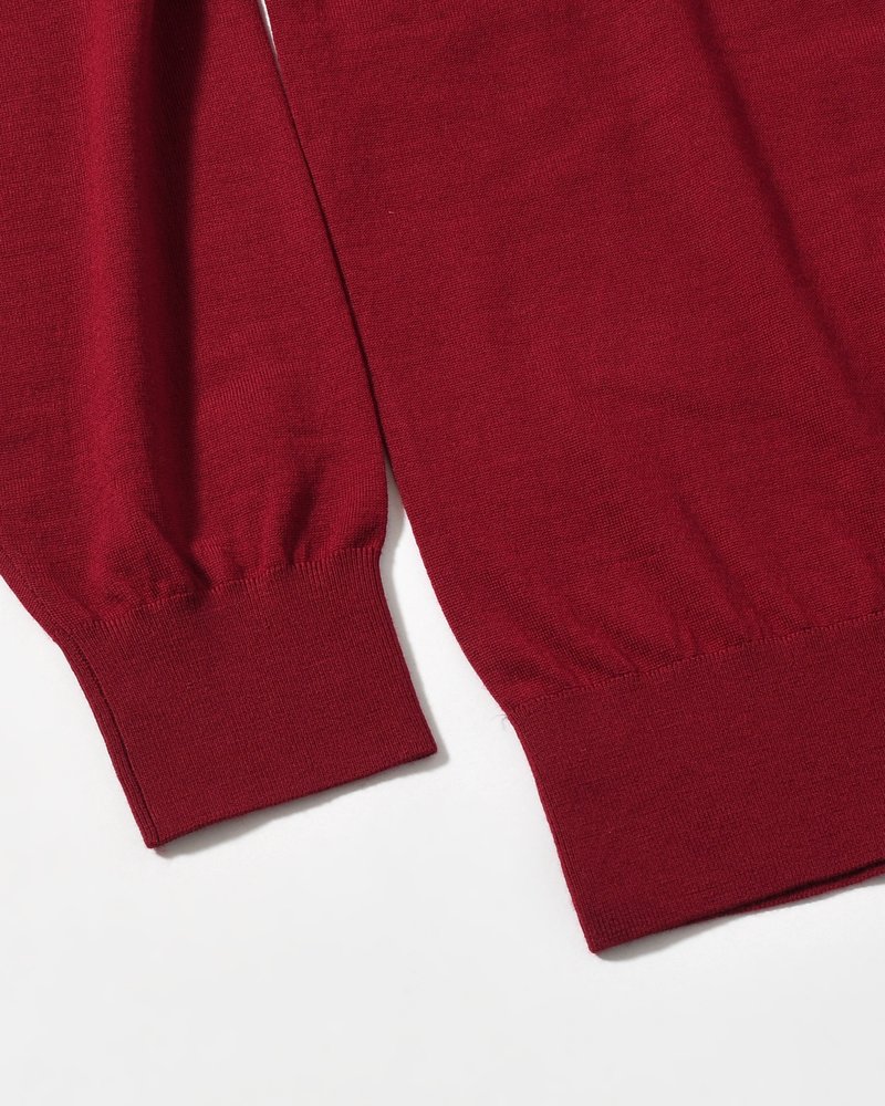 STRUCTURED TURTLENECK KNIT -RED-