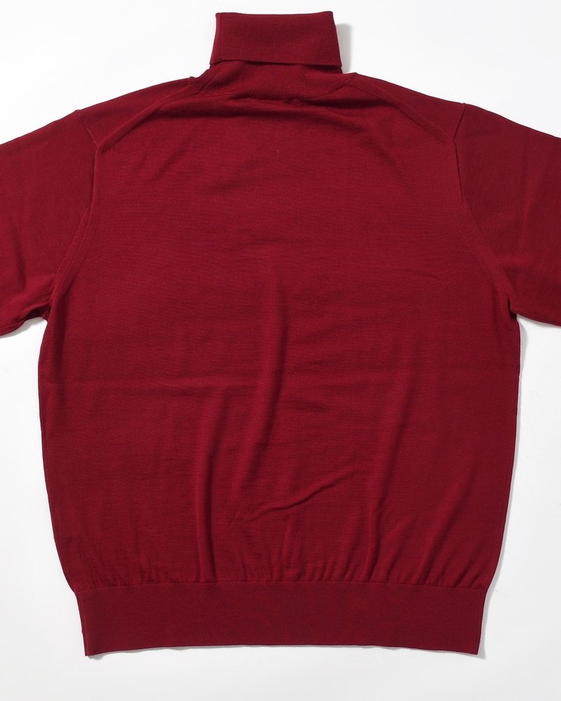 STRUCTURED TURTLENECK KNIT -RED-