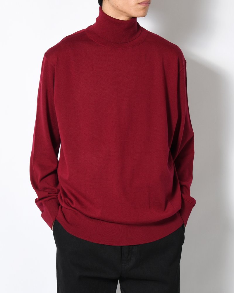 STRUCTURED TURTLENECK KNIT -RED-