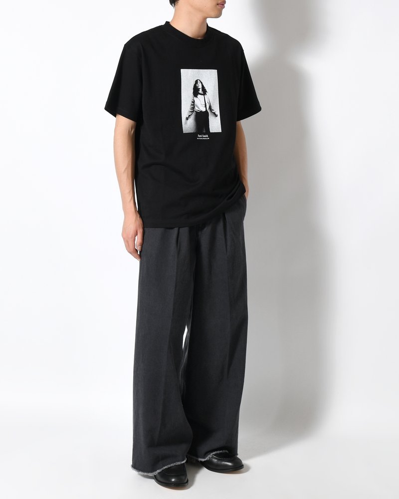 PATTI SMITH PHOTO TEE by KEVIN CUMMINS -BLACK-
