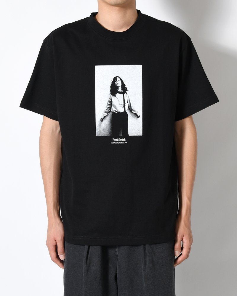 PATTI SMITH PHOTO TEE by KEVIN CUMMINS -BLACK-