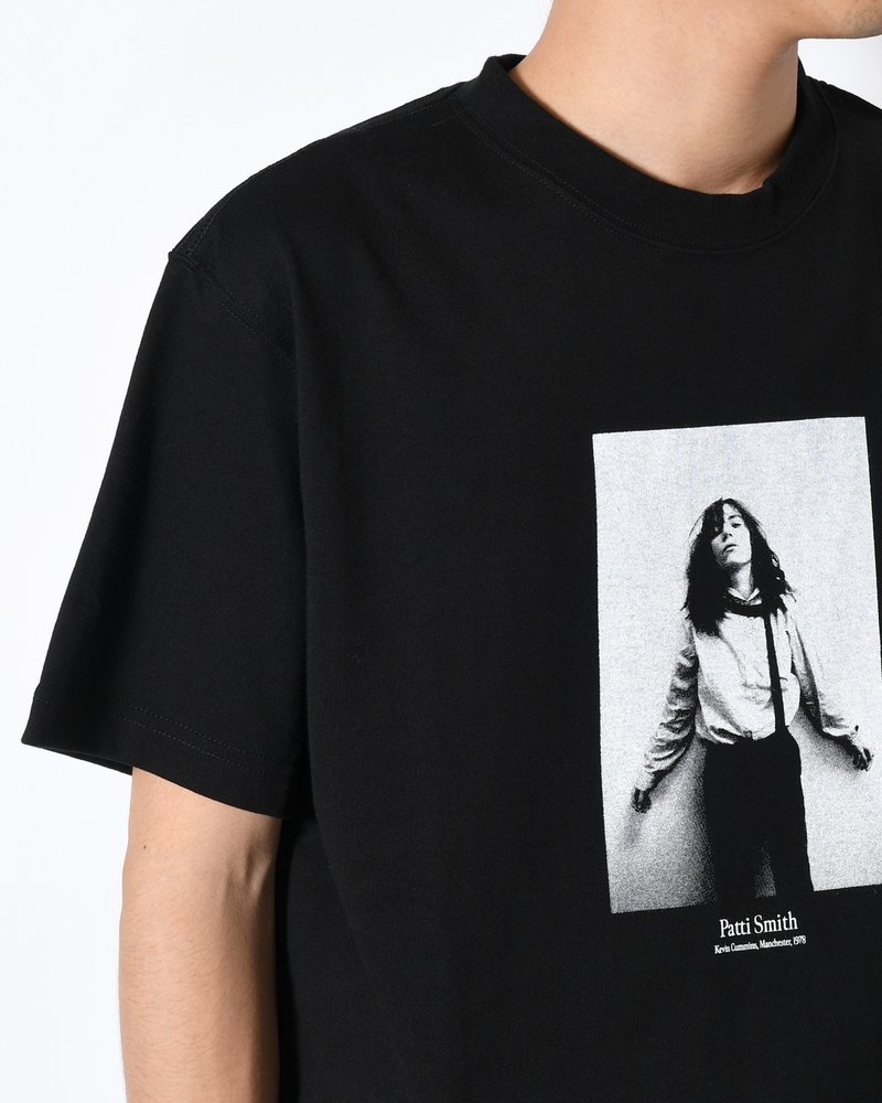 PATTI SMITH PHOTO TEE by KEVIN CUMMINS -BLACK-