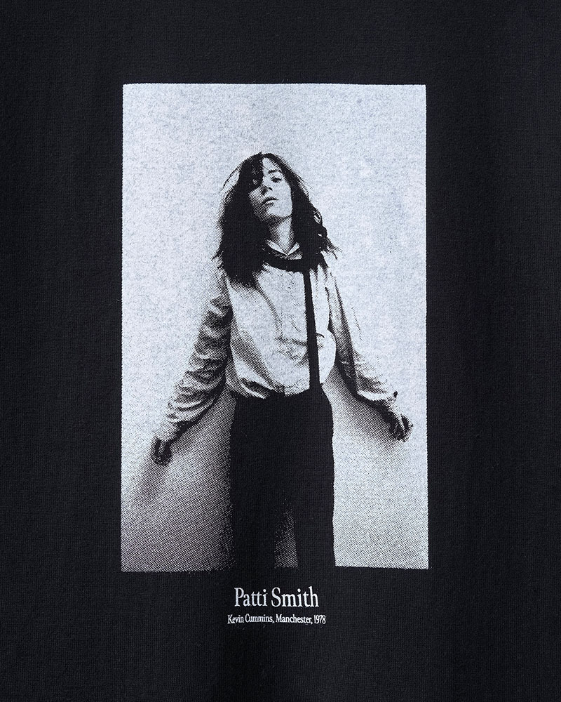 PATTI SMITH PHOTO TEE by KEVIN CUMMINS -BLACK-