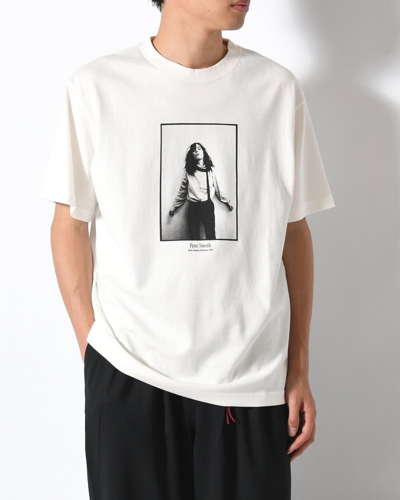 PATTI SMITH PHOTO TEE by KEVIN CUMMINS -WHITE-