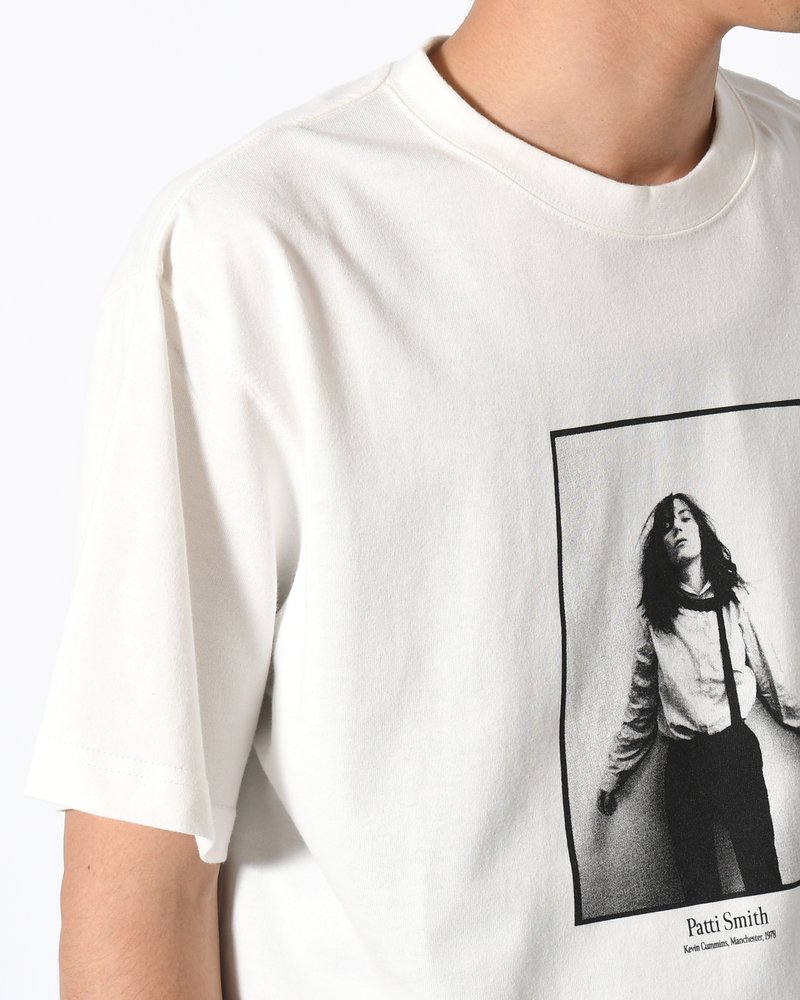 PATTI SMITH PHOTO TEE by KEVIN CUMMINS -WHITE-