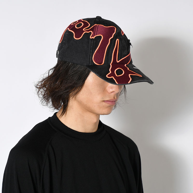 SEVEN EIGHTHS BASEBALL CAP -BLACK WASH/DEEP RED-