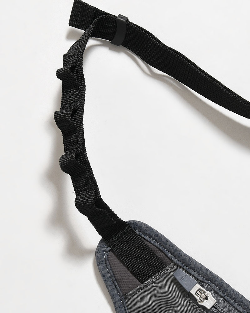 WAVY ZIPPER BELT BAG -CHARCOAL-