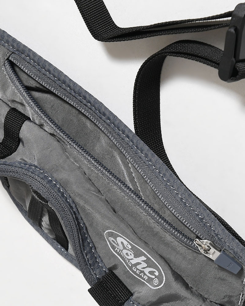 WAVY ZIPPER BELT BAG -CHARCOAL-