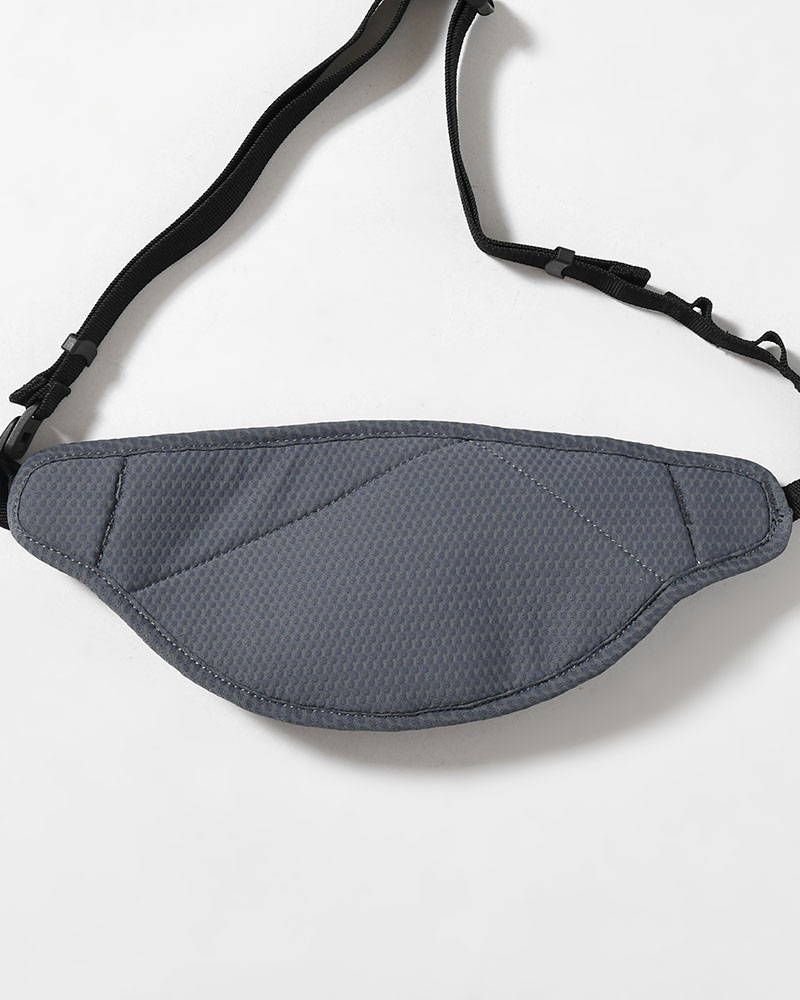 WAVY ZIPPER BELT BAG -CHARCOAL-