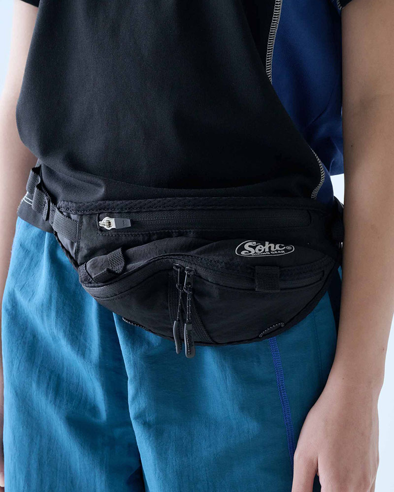 WAVY ZIPPER BELT BAG -BLACK-