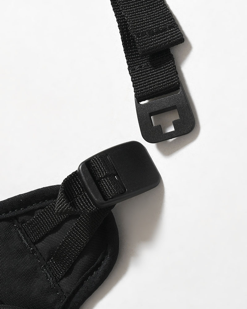 WAVY ZIPPER BELT BAG -BLACK-